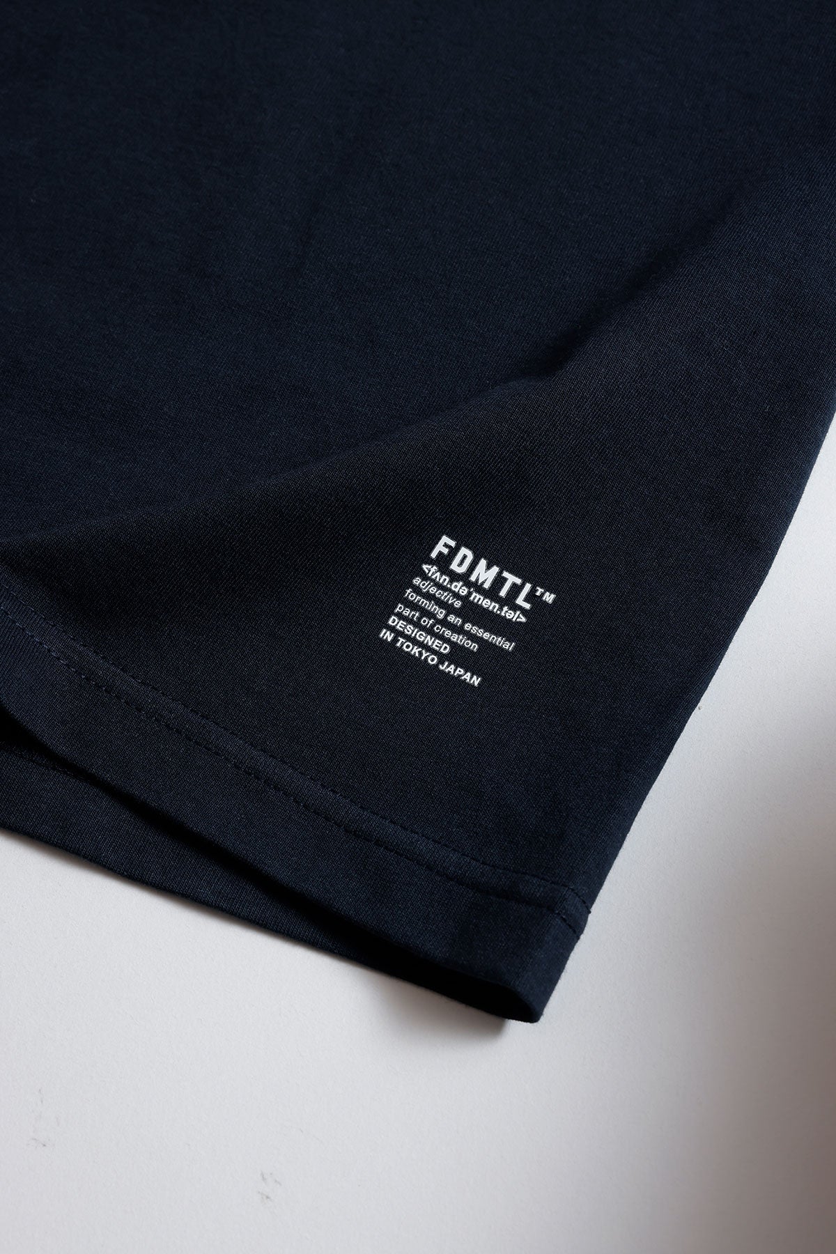 LOGO TEE