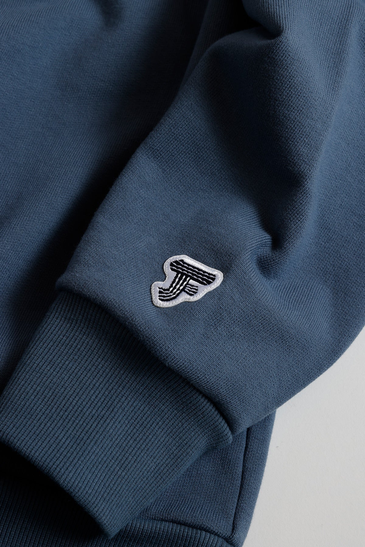 CIRCLE PATCH SWEAT SHIRT (NAVY)