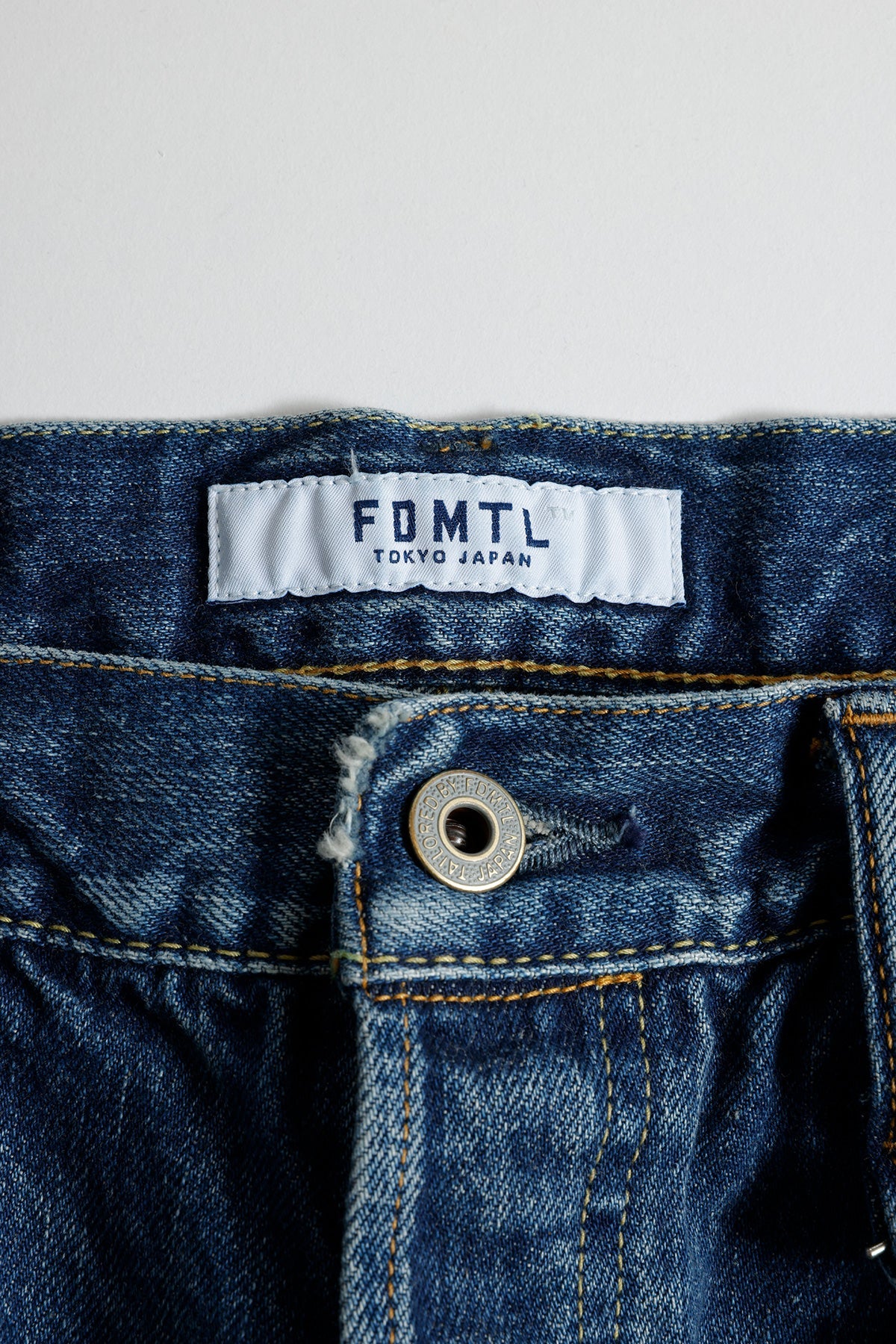 CLASSIC FIT DENIM CS128