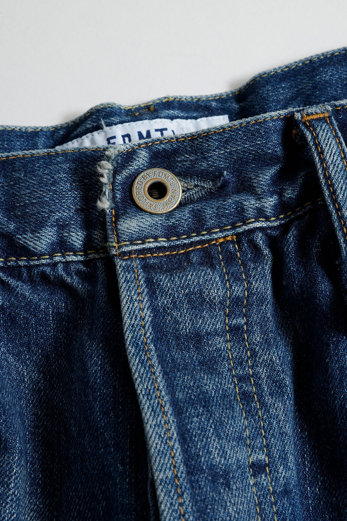 CLASSIC FIT DENIM CS128