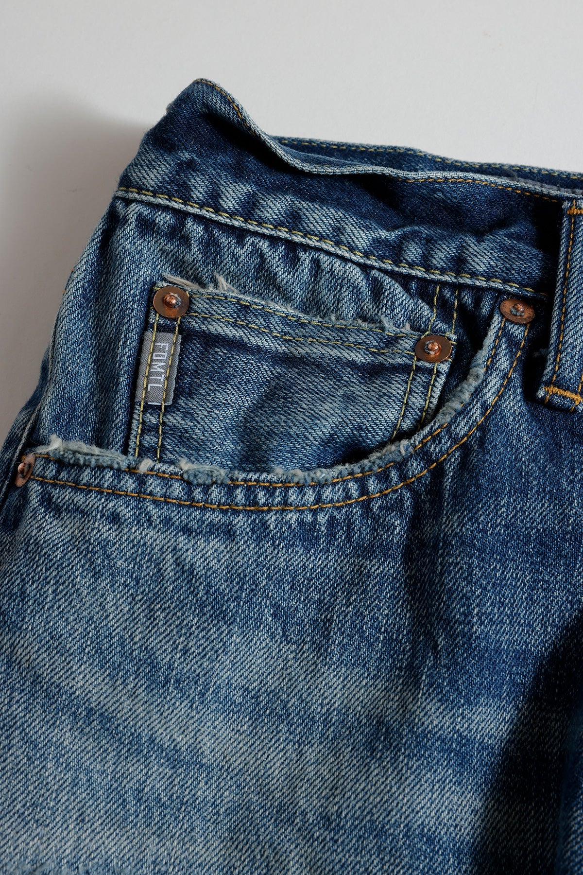 CLASSIC FIT DENIM CS128