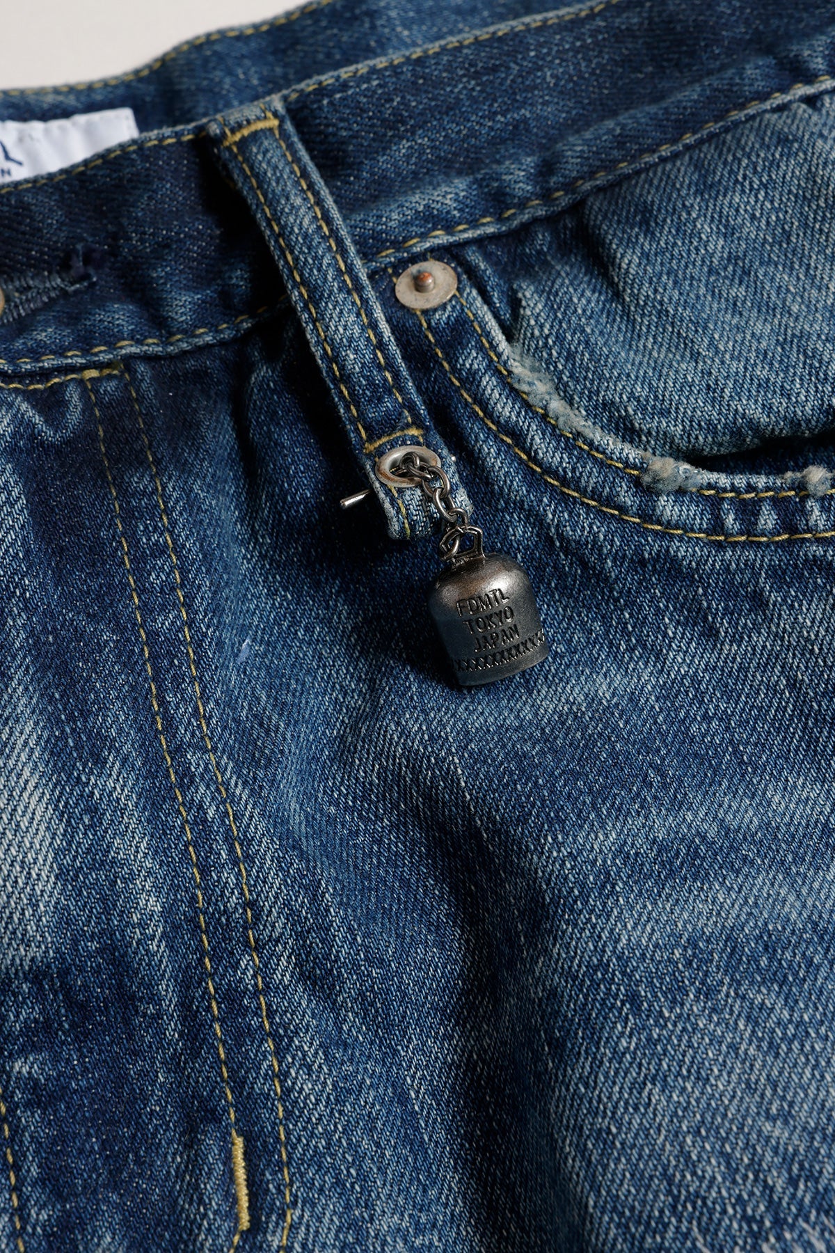 CLASSIC FIT DENIM CS130