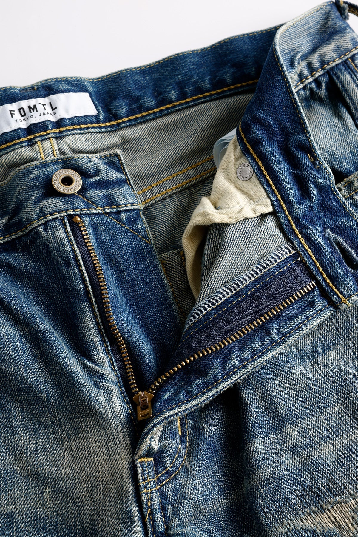 CLASSIC FIT DENIM CS131