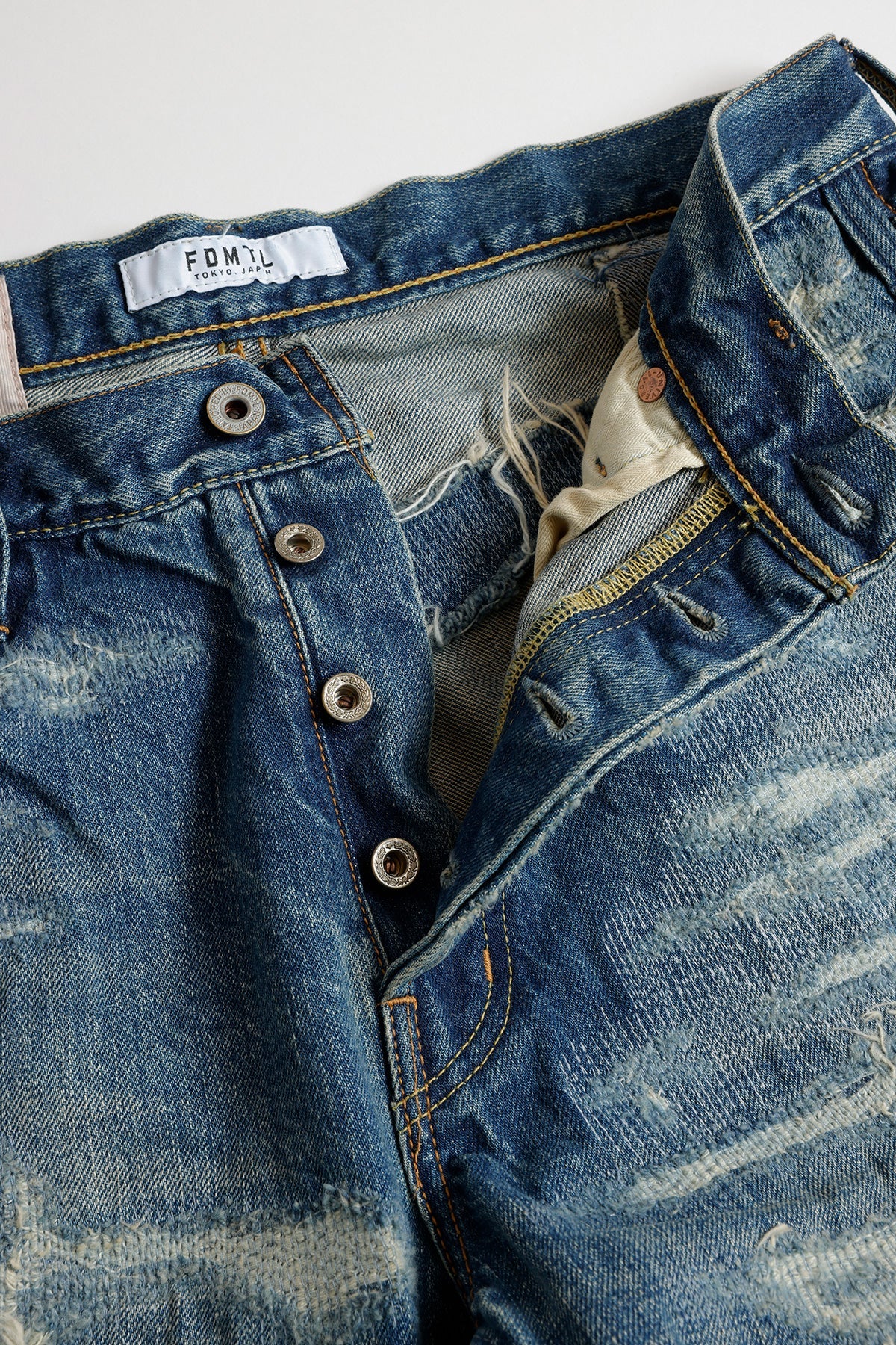 CLASSIC FIT DENIM CS132