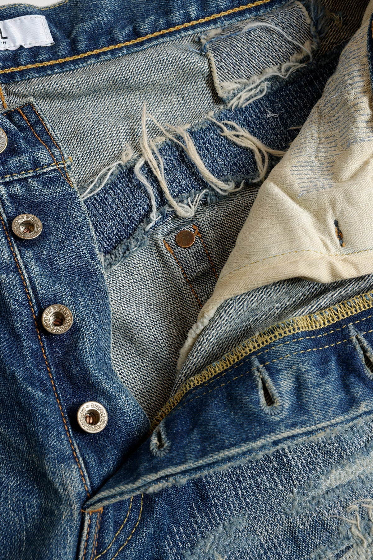 CLASSIC FIT DENIM CS132