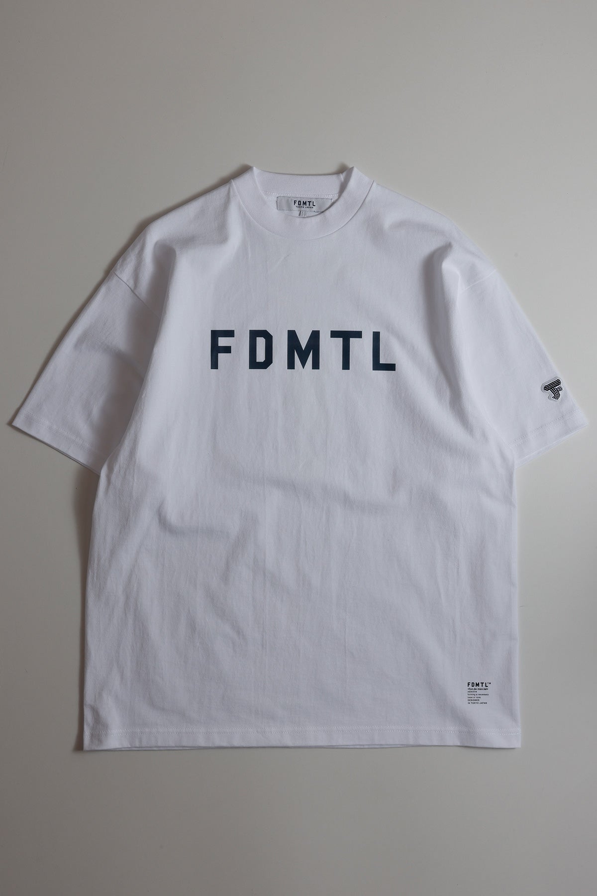 LOGO TEE