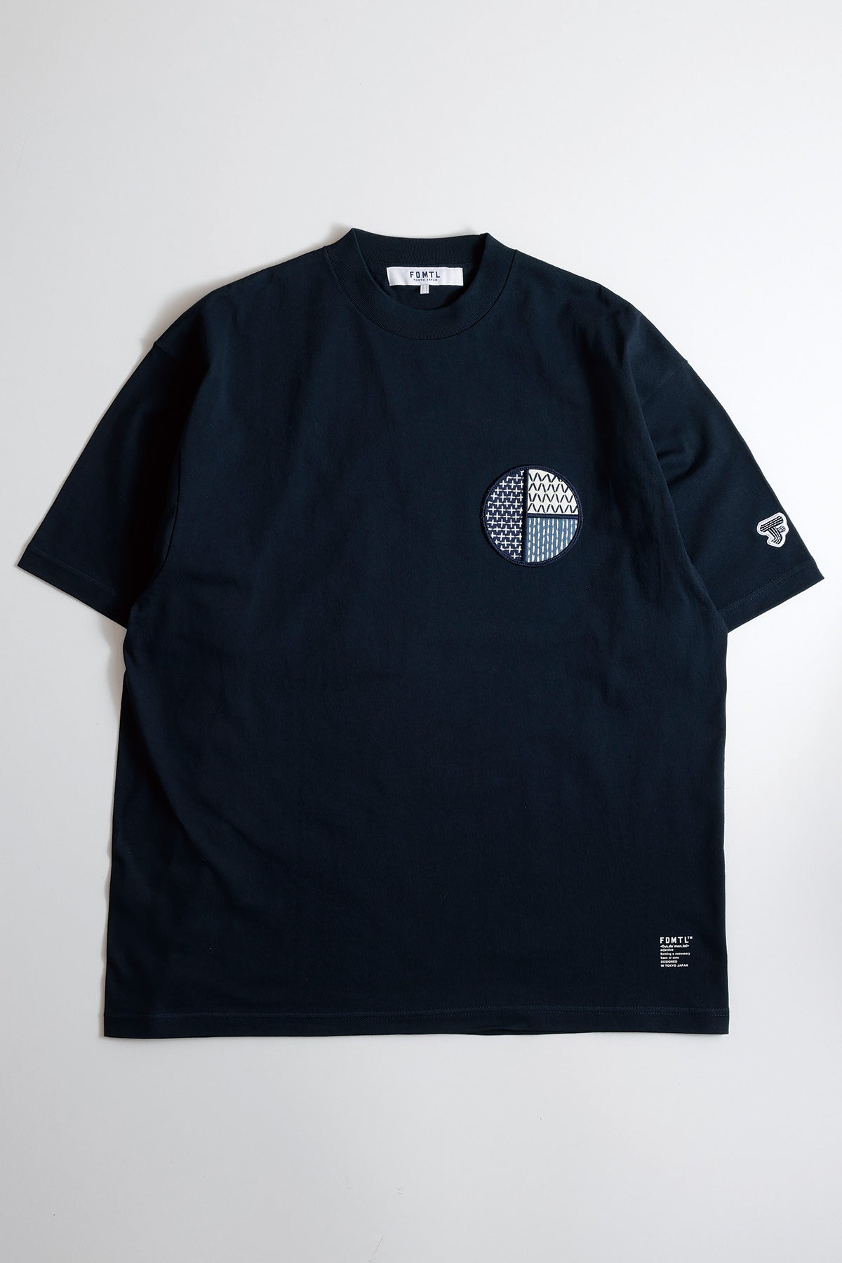 CIRCLE PATCH TEE