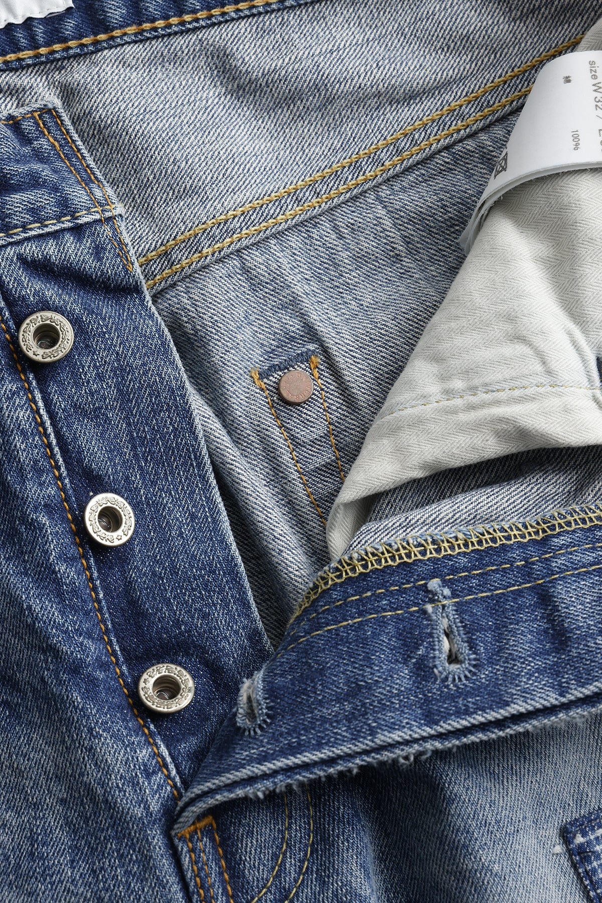 CLASSIC FIT DENIM CS140