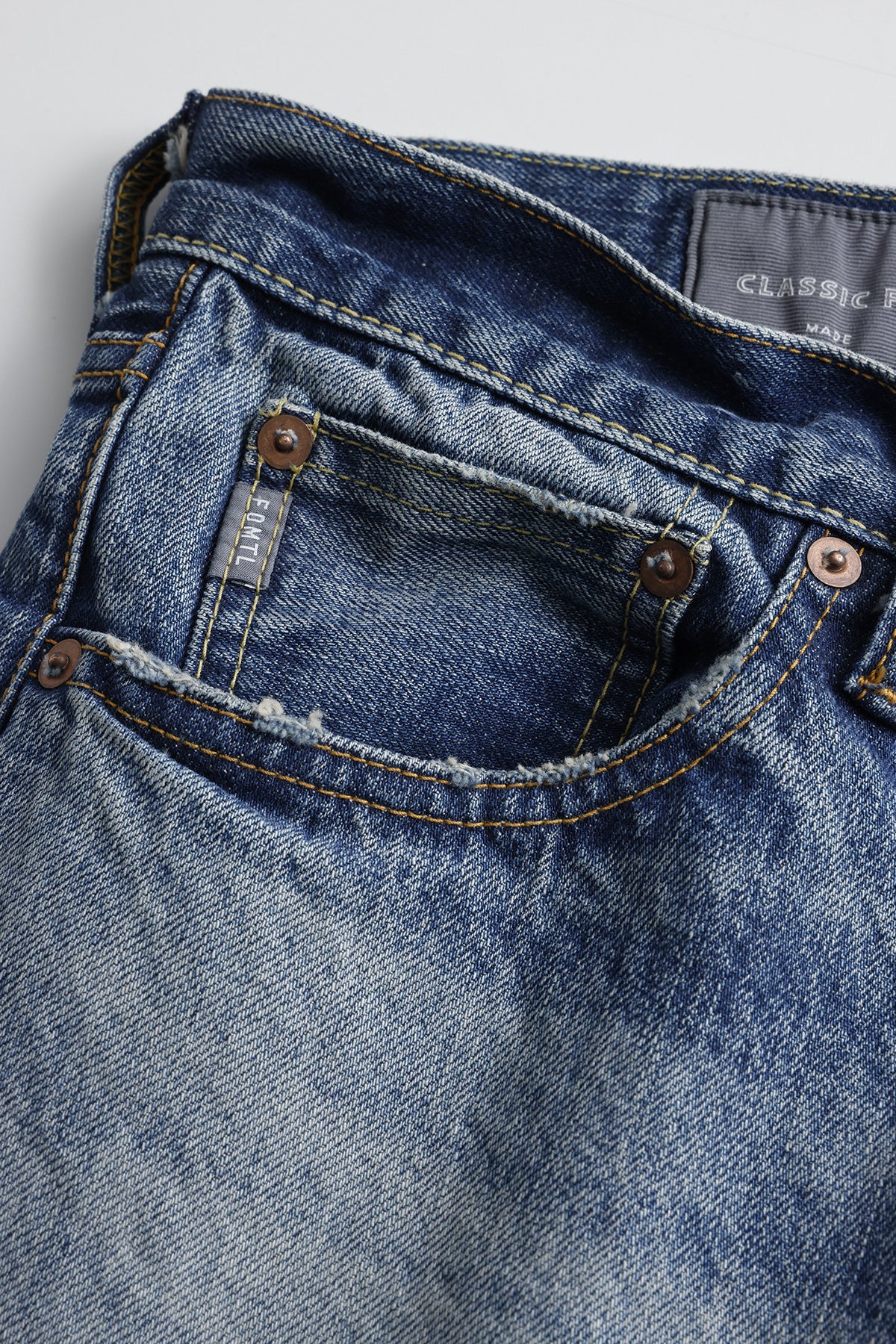 CLASSIC FIT DENIM CS140