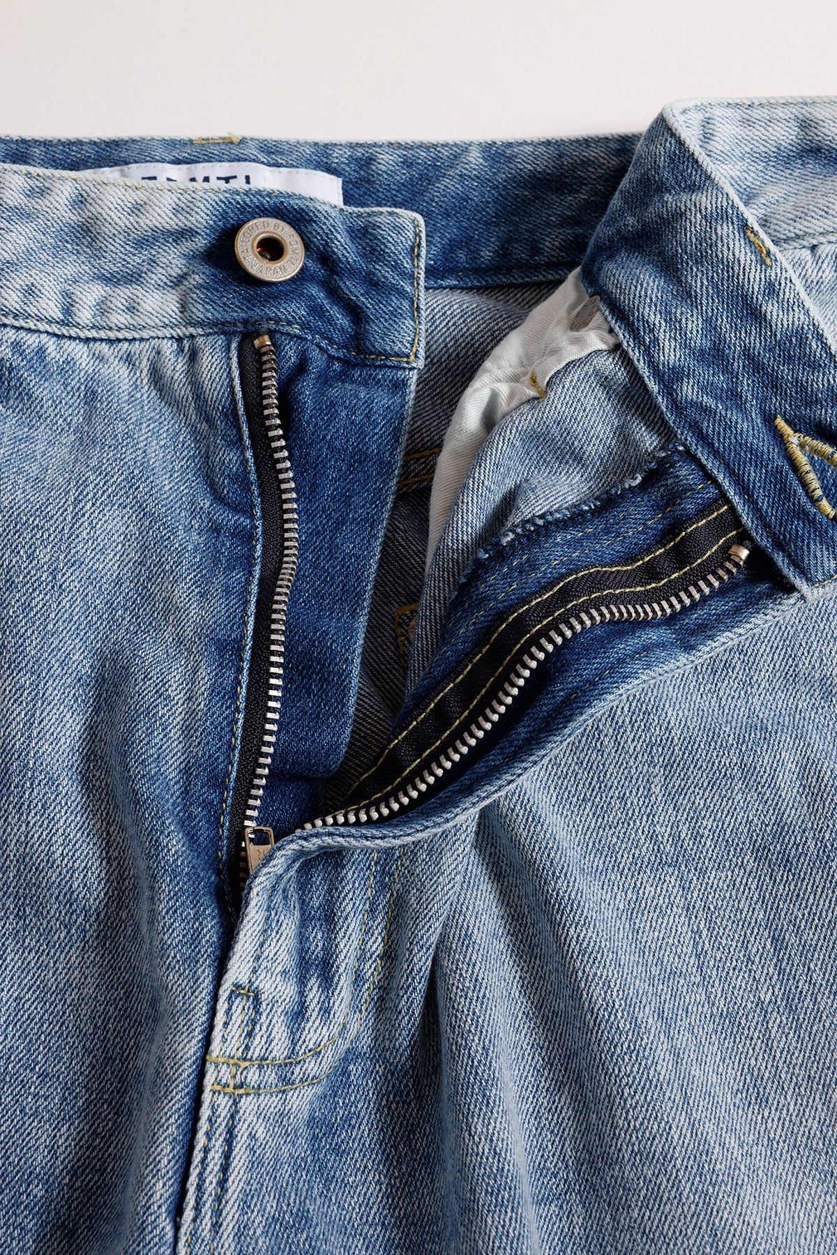 SIDE BUTTON DENIM PANTS 3YR WASH