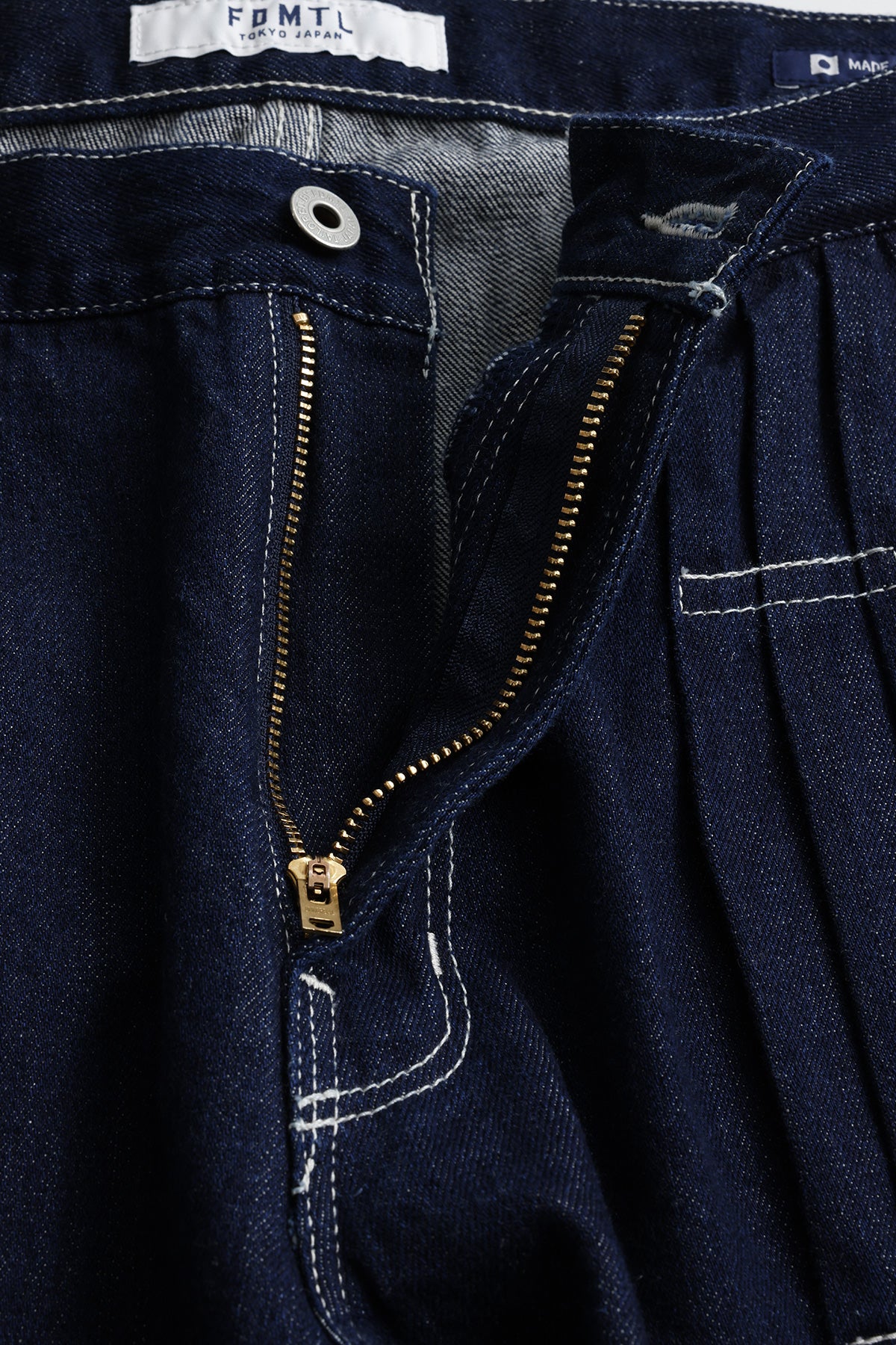 PLEATS DENIM PANTS RINSE