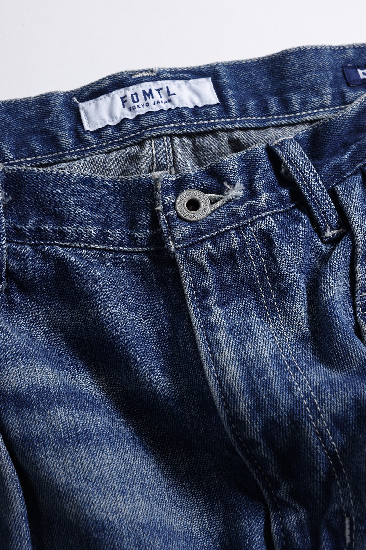 PLEATS DENIM PANTS 3YR WASH