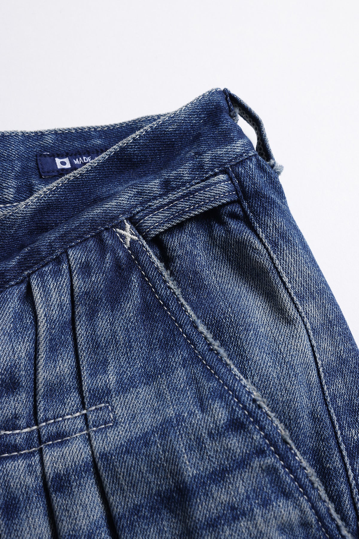 PLEATS DENIM PANTS 3YR WASH