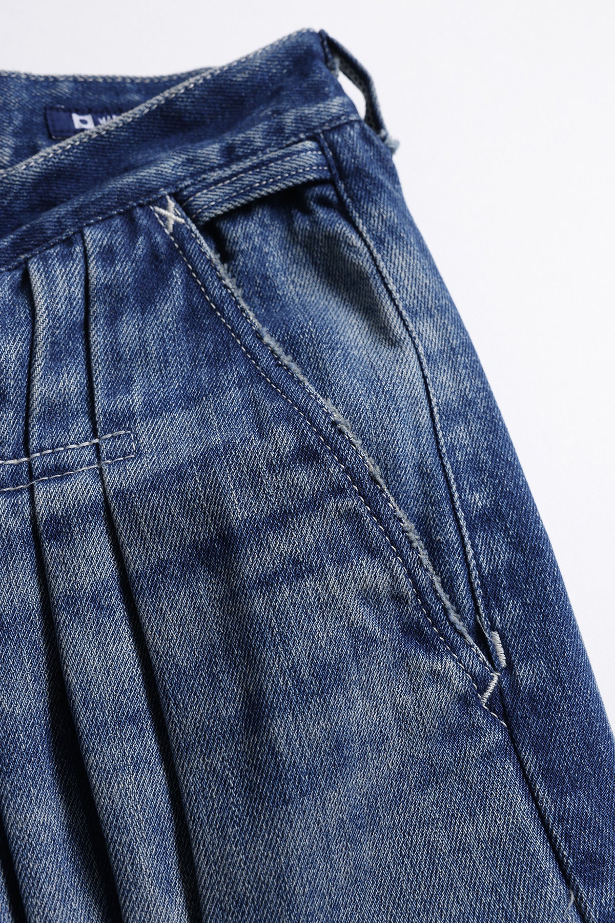 PLEATS DENIM PANTS 3YR WASH