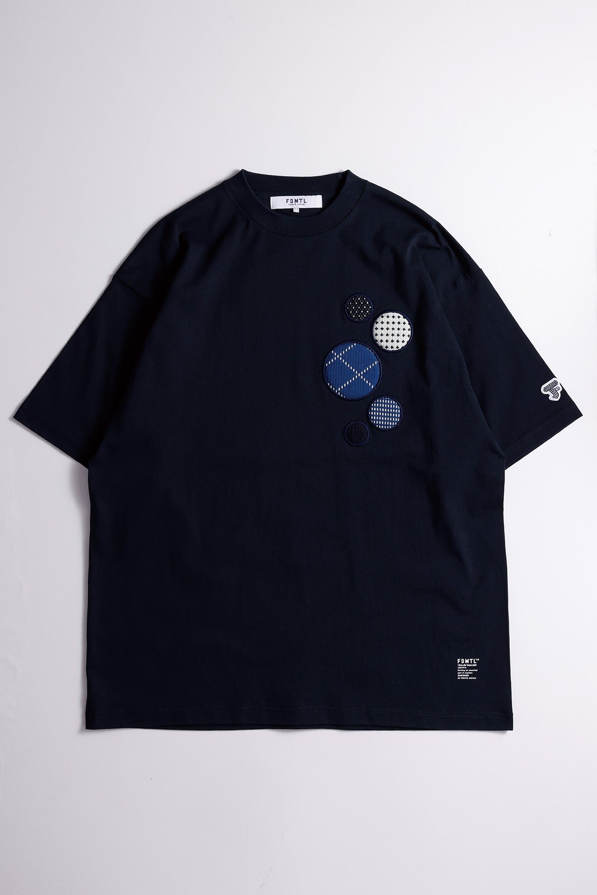 BADGES TEE