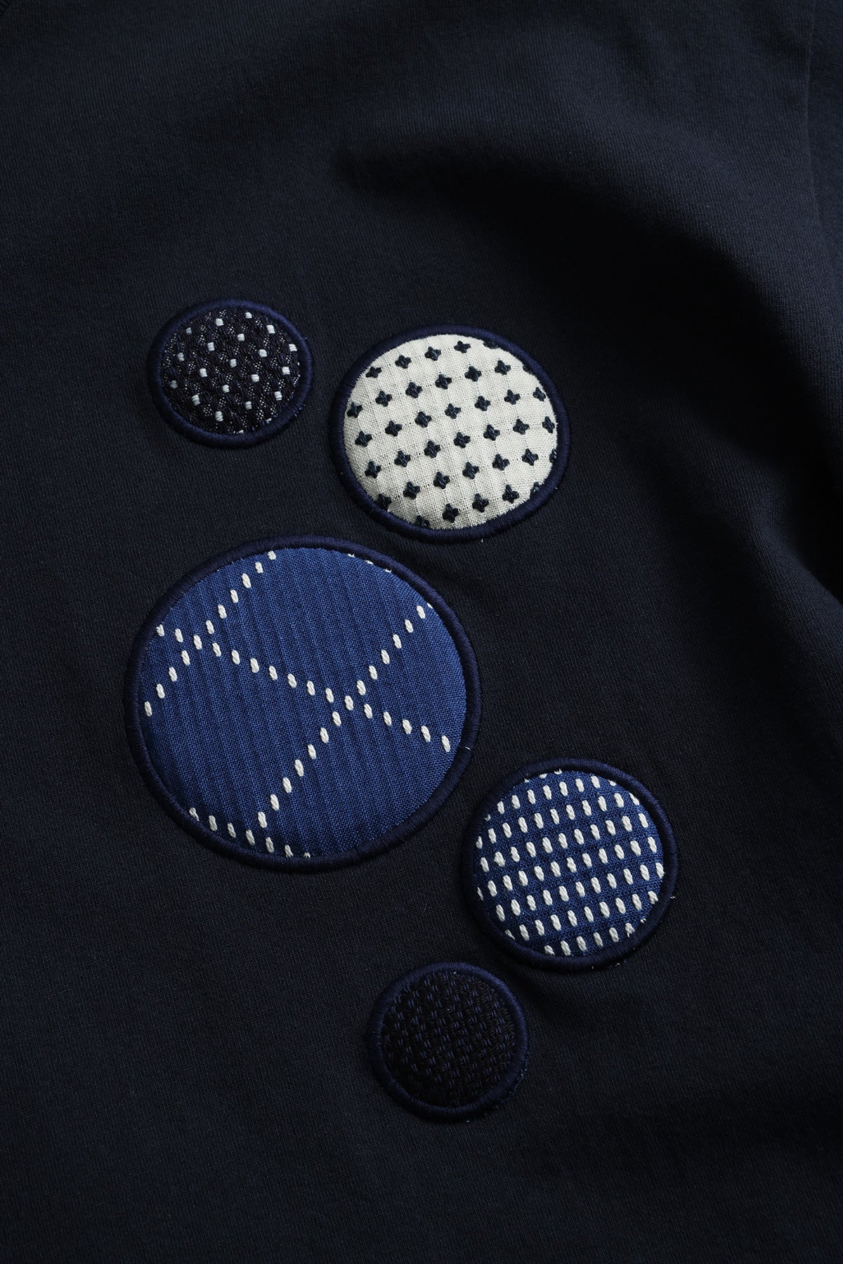 BADGES TEE