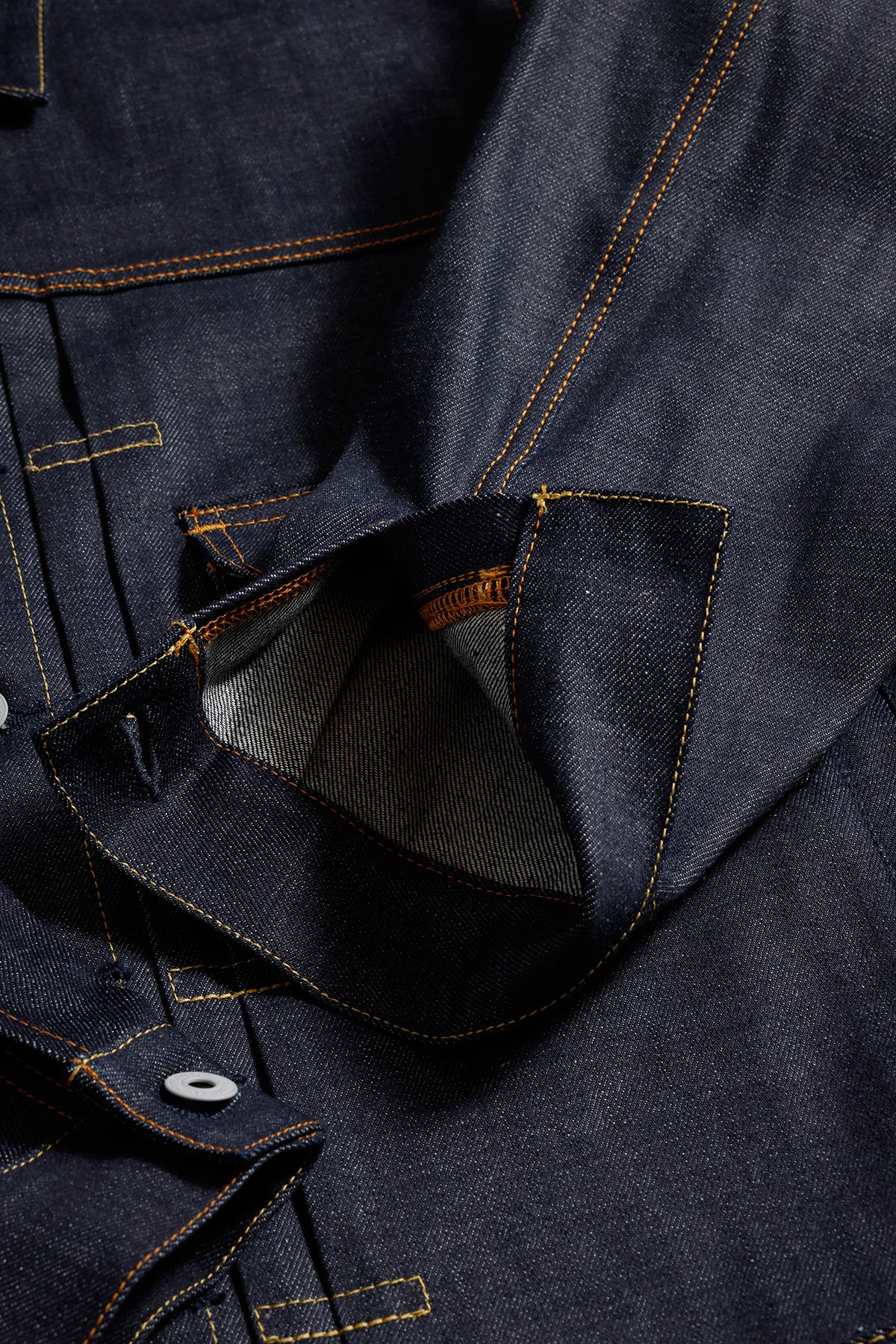 TIMELESS DENIM JACKET