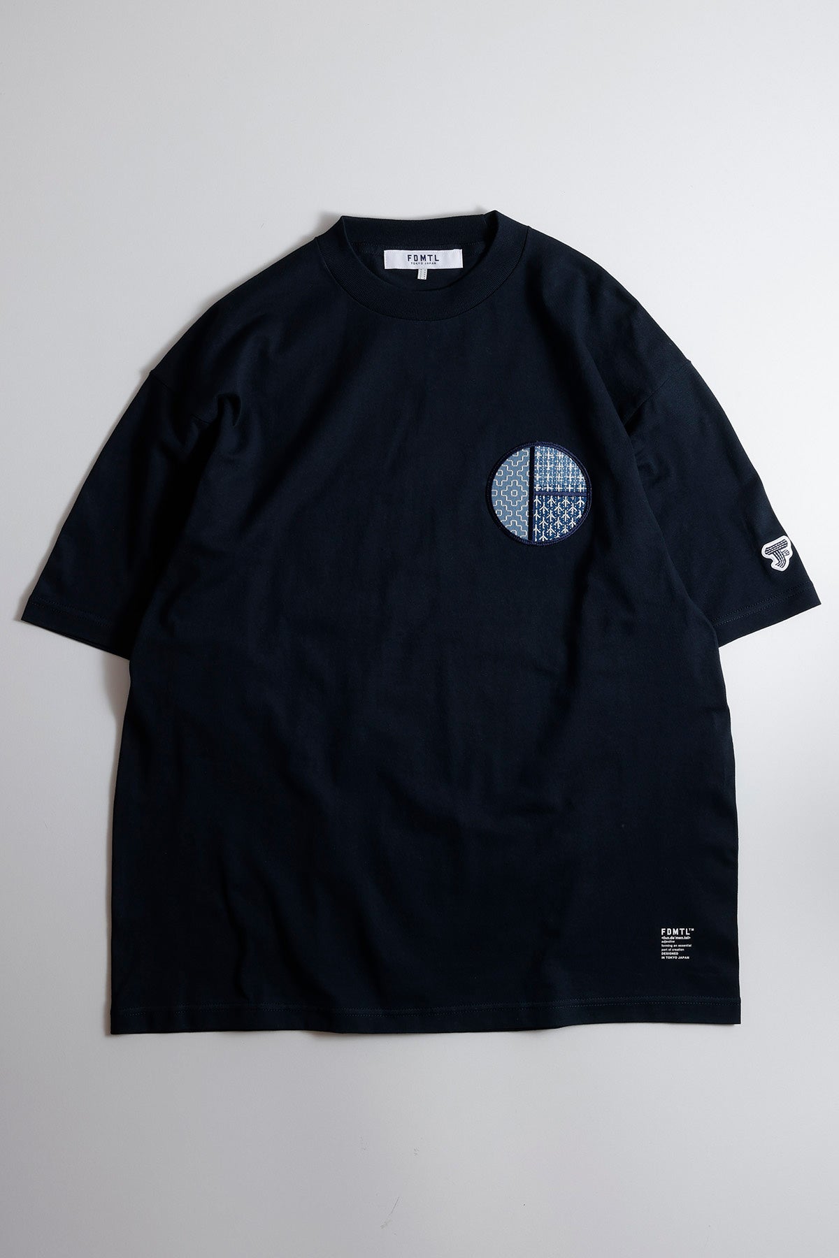 CIRCLE PATCH TEE