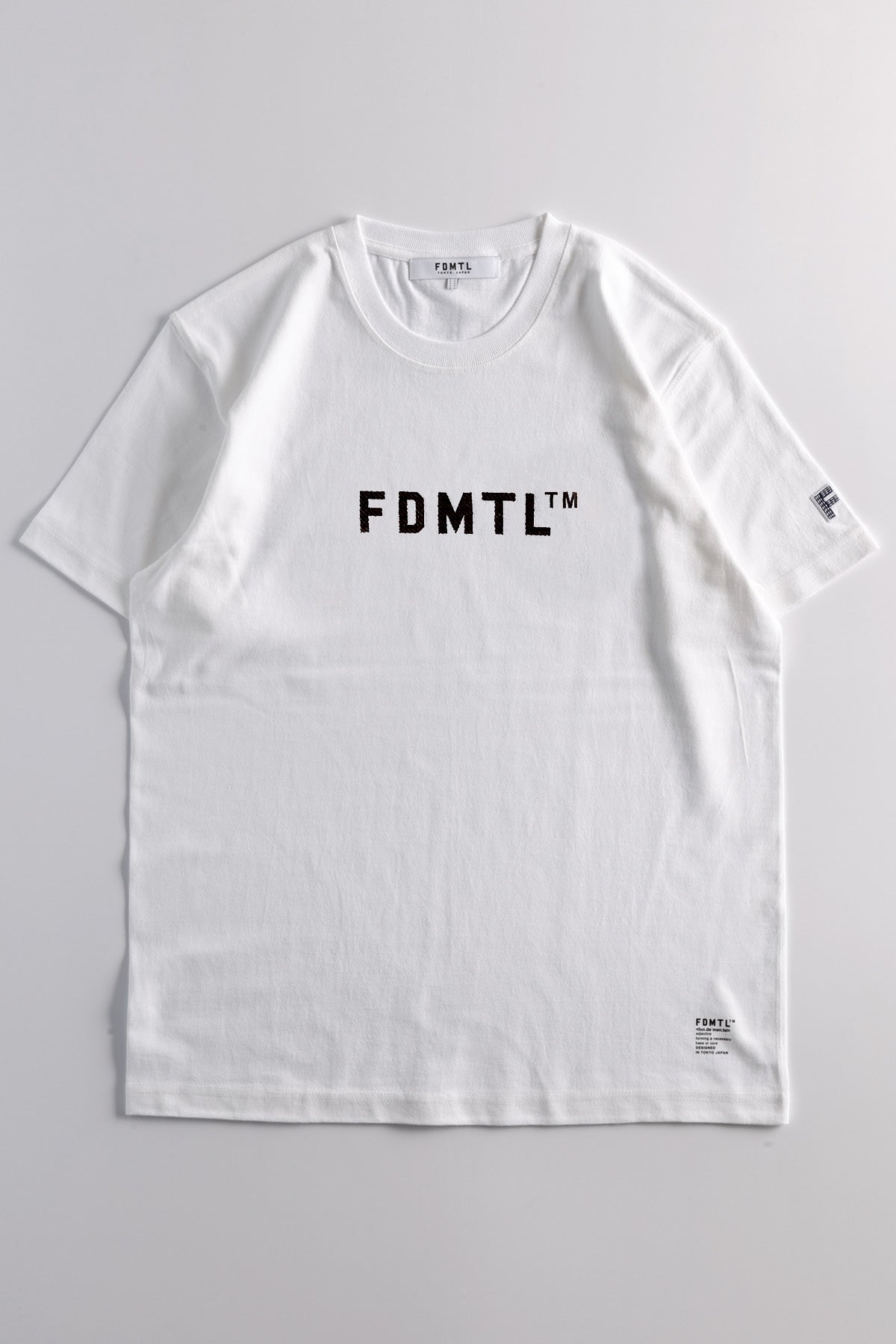 EMBROIDERY LOGO TEE